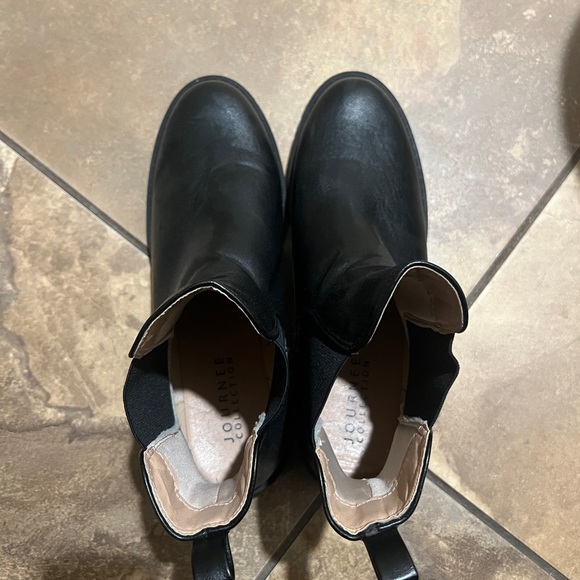 Journee Collection Kenova Chelsea Boot - Picture 4 of 6